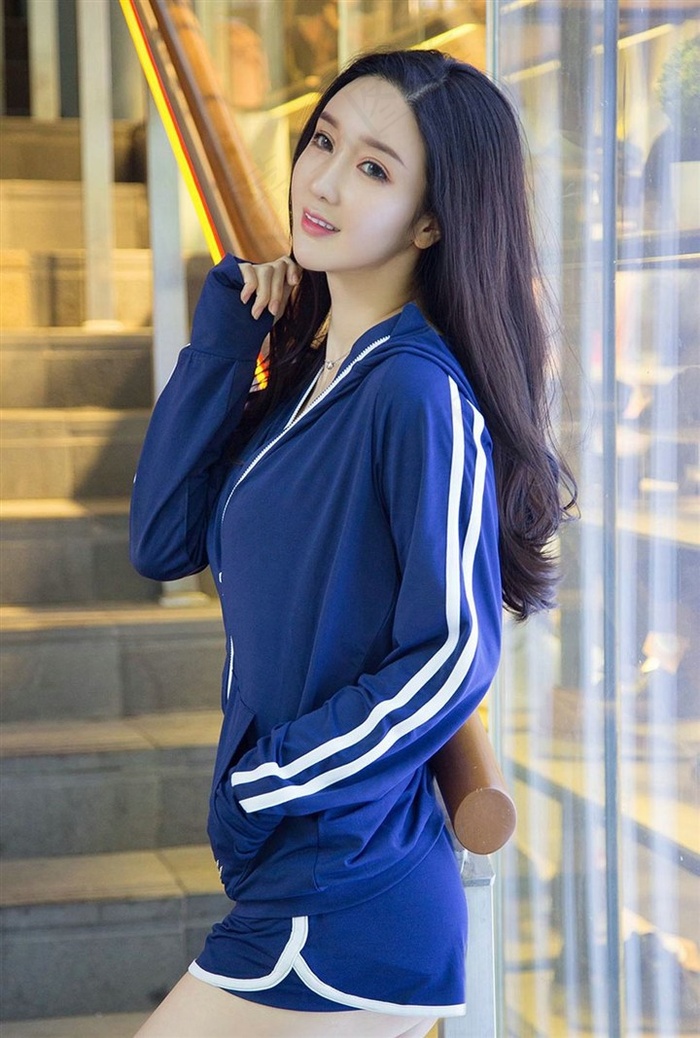 三个黑人操一女两根一起进啪啪啪免费视频 界面截图